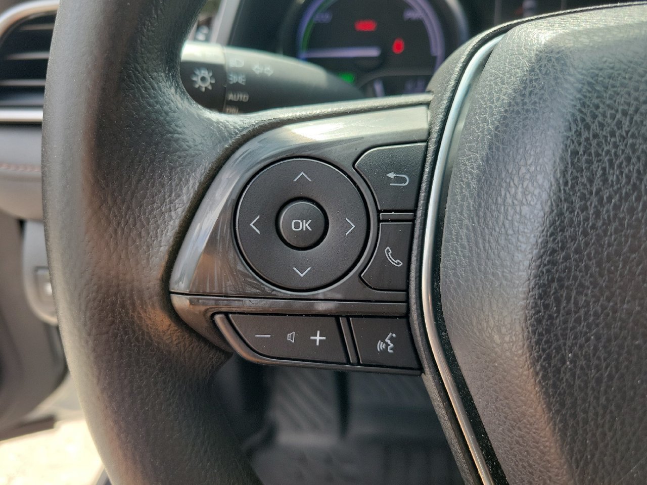 Used 2019 Toyota Camry LE FWD image 19
