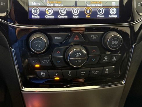 Used 2021 Jeep Grand Cherokee Laredo X image 18