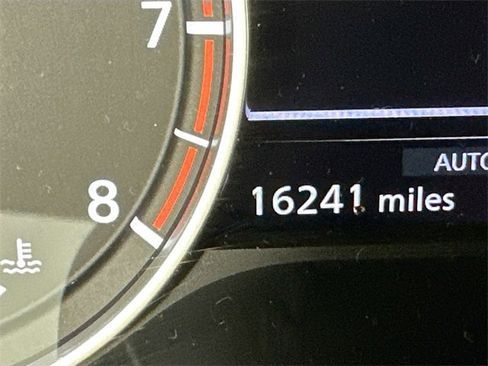 Used 2023 Nissan Rogue SV w/ SV Premium B Package image 16