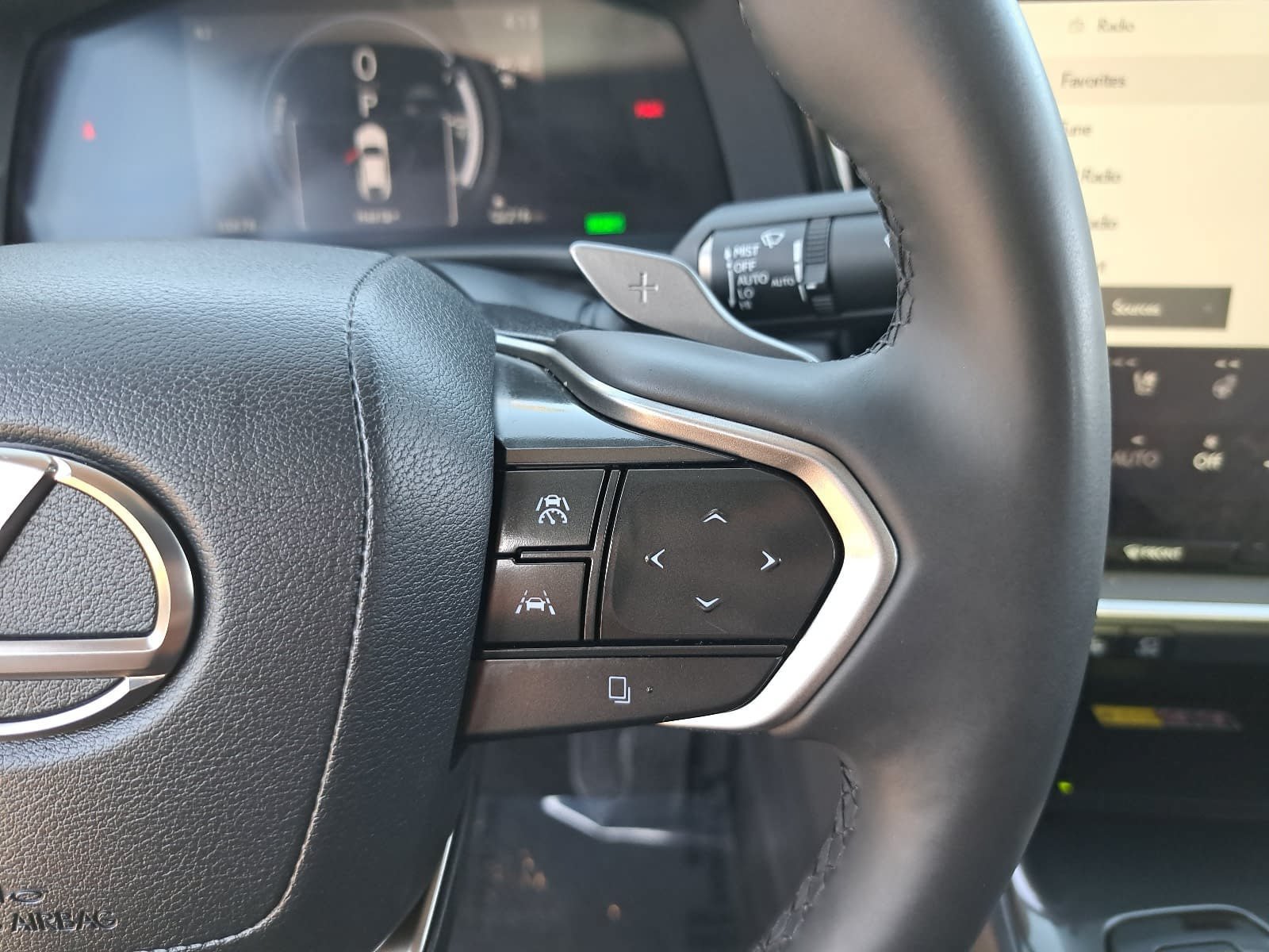 Used 2023 Lexus RZ 450e Premium w/ Technology Package AWD/4WD image 20