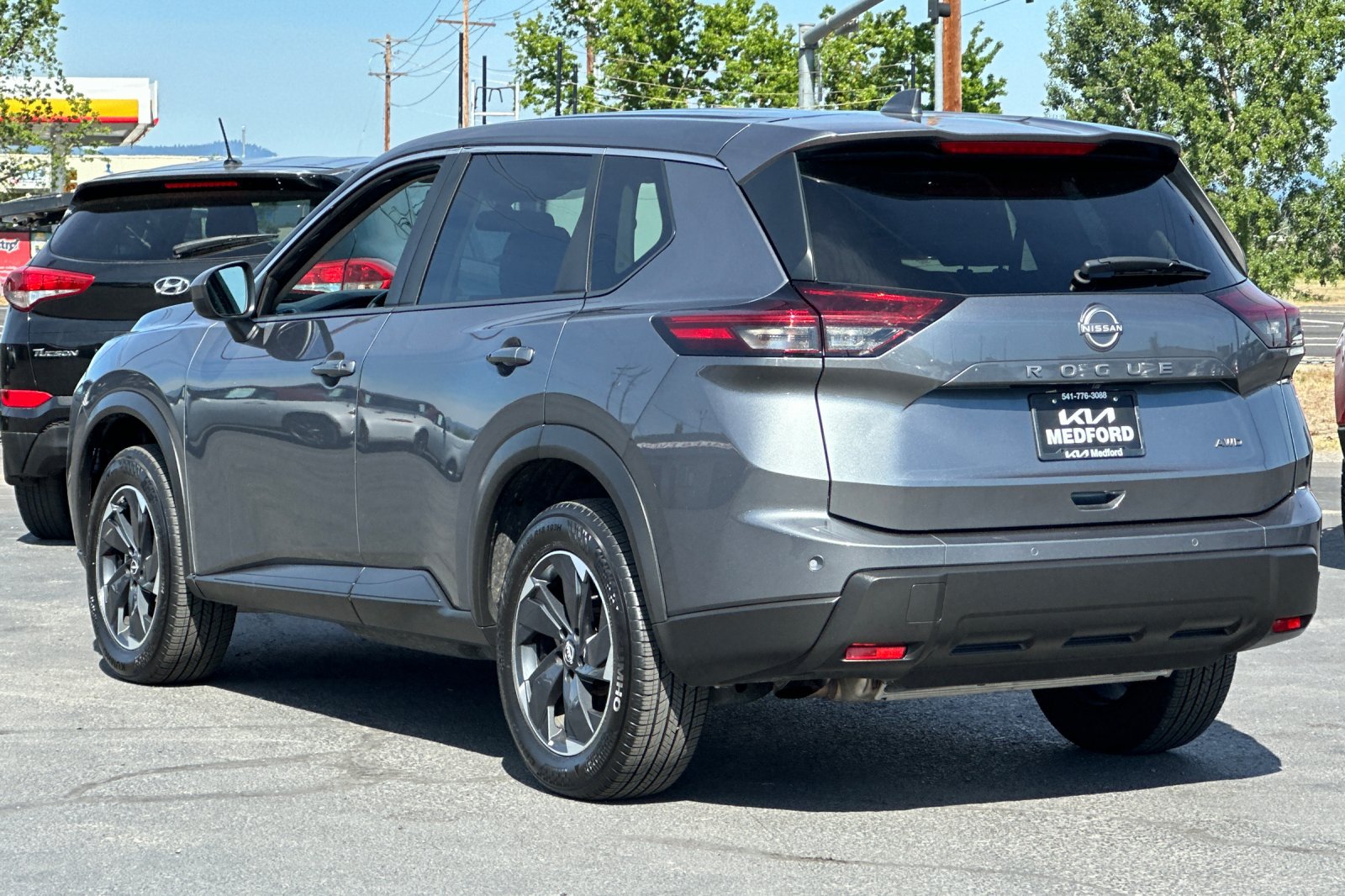 Used 2025 Nissan Rogue SV AWD/4WD image 7