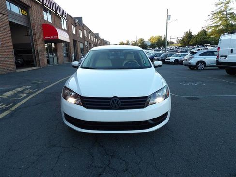 Used 2014 Volkswagen Passat 1.8T SE image 3