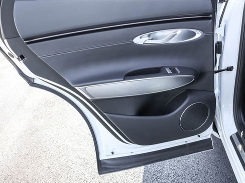 Used 2026 Genesis GV70 2.5T Select image 35