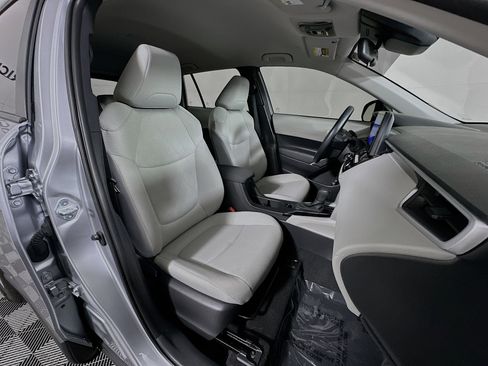 Certified 2024 Toyota Corolla Cross L image 27