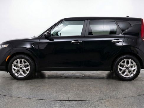 Used 2025 Kia Soul LX w/ LX Technology Package FWD image 5