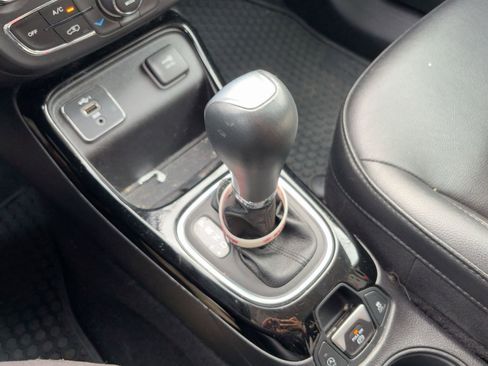 Used 2021 Jeep Compass Latitude image 21