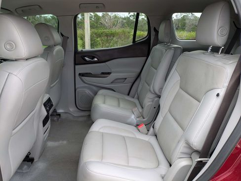 Used 2018 GMC Acadia SLT FWD image 17