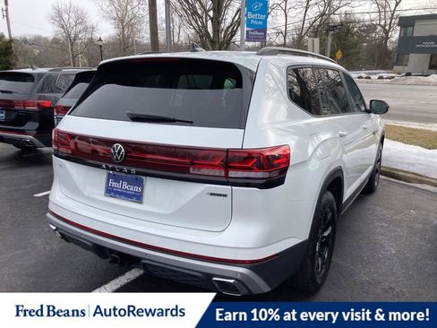 New 2026 Volkswagen Atlas Peak Edition image 5