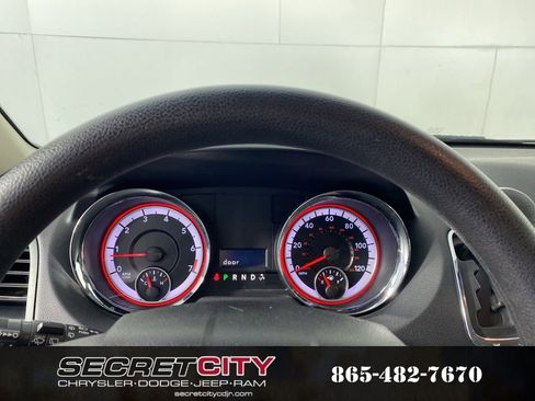Used 2014 Dodge Grand Caravan SXT image 17
