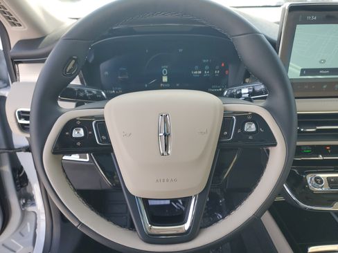 New 2026 Lincoln Corsair Premiere image 16