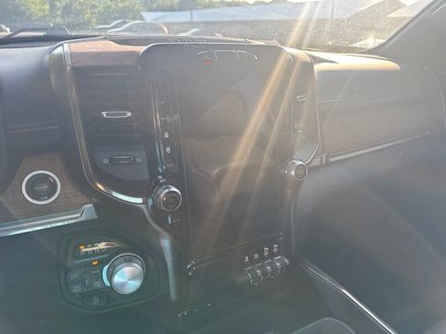 Used 2019 RAM 1500 Limited AWD/4WD image 17