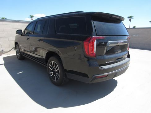 Used 2021 GMC Yukon XL AT4 w/ AT4 Premium Plus Package AWD/4WD image 4
