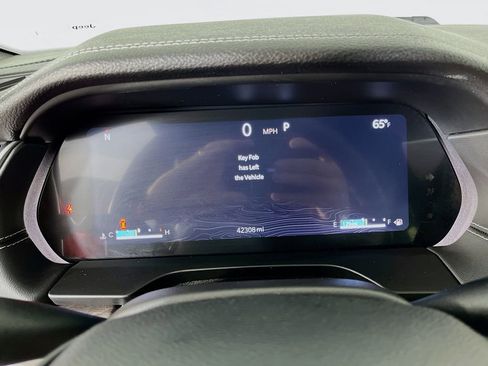 Used 2024 Jeep Grand Cherokee L Limited w/ Luxury Tech Group II image 17