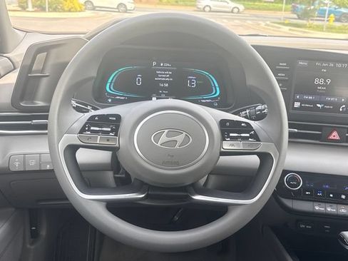 Used 2026 Hyundai Elantra Hybrid FWD image 14