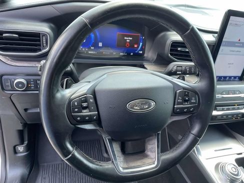 Used 2020 Ford Explorer Platinum w/ Premium Technology Package AWD/4WD image 22