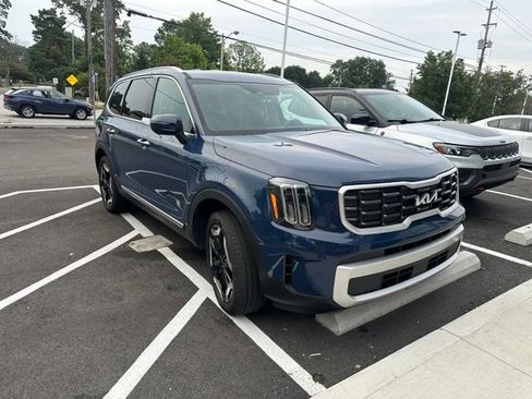 Certified 2024 Kia Telluride S AWD/4WD image 2