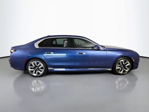 Certified 2023 BMW i7 xDrive60 w/ Executive Package 2 AWD/4WD image 8