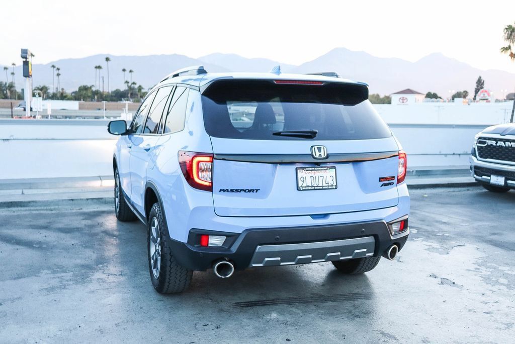 Used 2024 Honda Passport TrailSport image 7