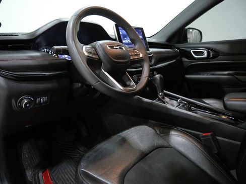 Used 2023 Jeep Compass Trailhawk AWD/4WD image 11