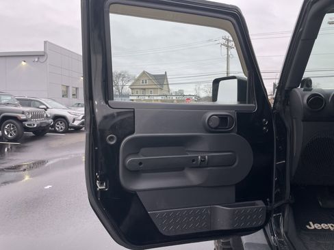 Used 2007 Jeep Wrangler Unlimited Sahara image 29