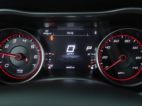 Used 2016 Dodge Charger SXT image 11