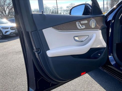 Used 2021 Mercedes-Benz E 350 4MATIC Sedan image 15