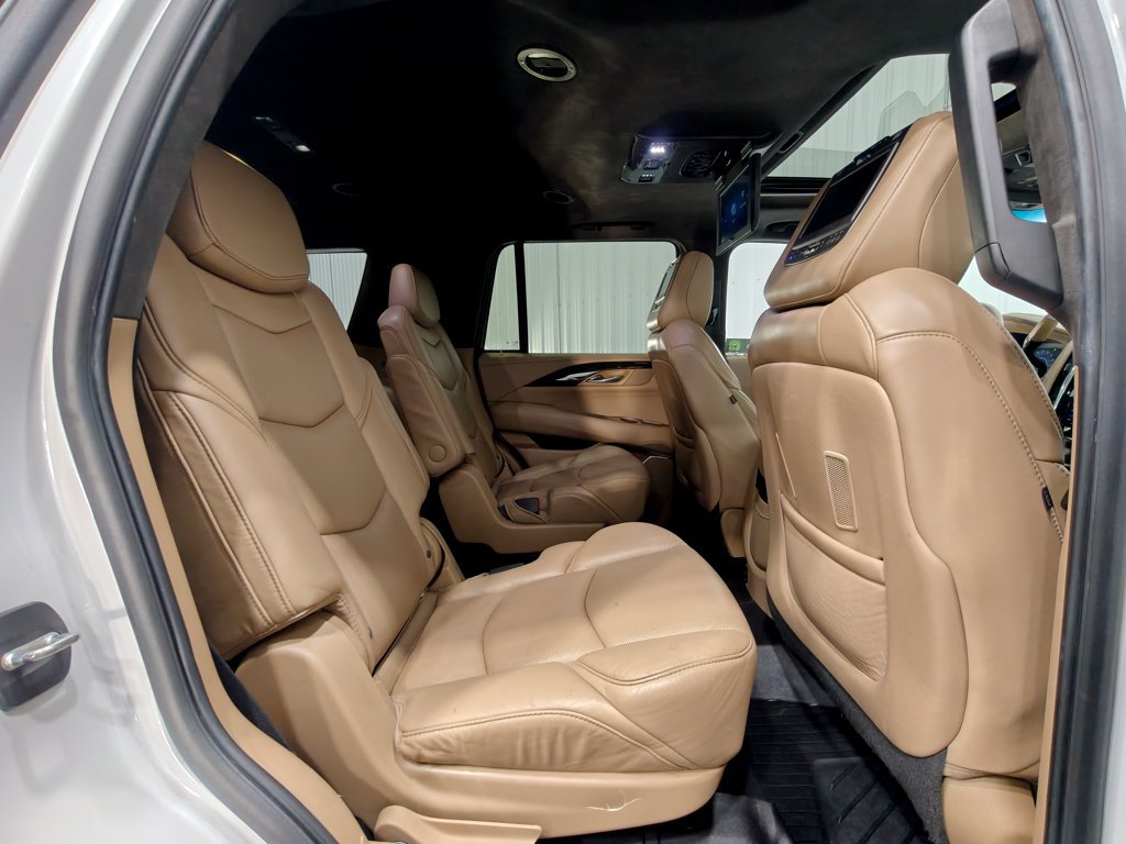 Used 2018 Cadillac Escalade Platinum AWD/4WD image 30