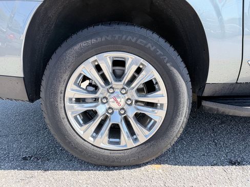 Used 2025 GMC Yukon XL Denali RWD image 38