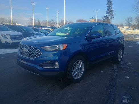 Certified 2024 Ford Edge SEL w/ Convenience Package image 3