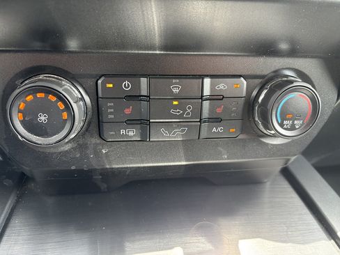 Used 2020 Ford F150 XLT w/ Equipment Group 302A Luxury AWD/4WD image 15
