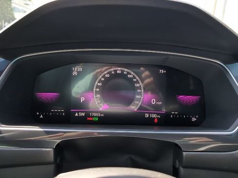 Used 2023 Volkswagen Tiguan SE R-Line image 12