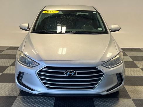 Used 2017 Hyundai Elantra SE w/ SE A/T Tech Package 03 FWD image 2