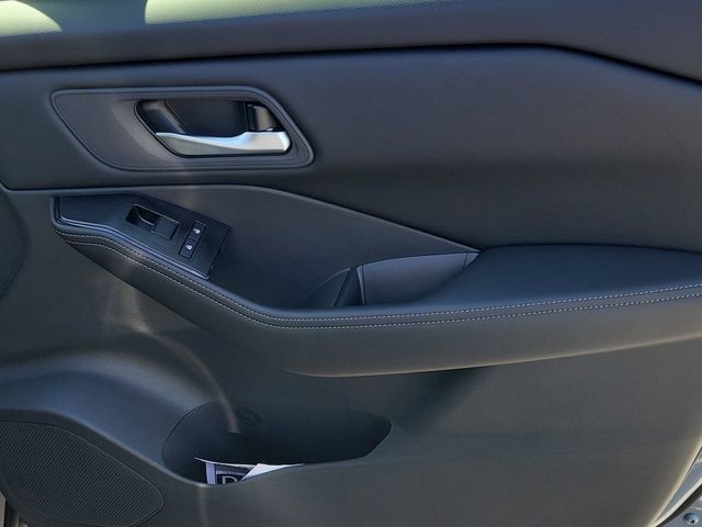 New 2026 Nissan Rogue SV w/ Cold Weather Package FWD image 34