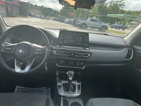 Used 2021 Kia Seltos LX AWD/4WD image 29