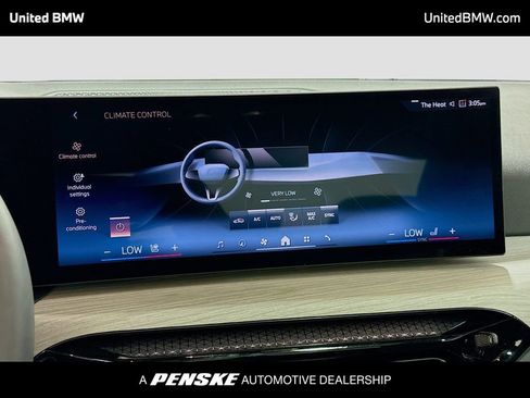 Certified 2025 BMW 330i Sedan image 11