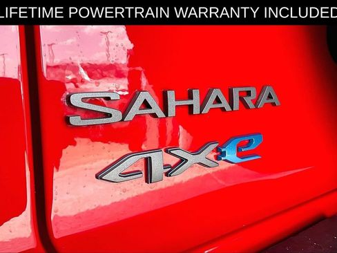 Used 2025 Jeep Wrangler Unlimited Sahara AWD/4WD image 39