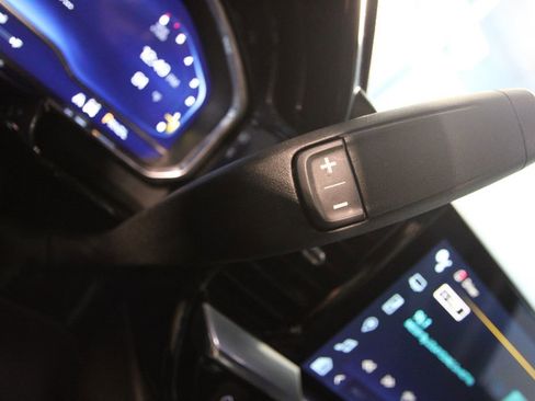 Used 2022 Chevrolet Silverado 1500 LT image 13