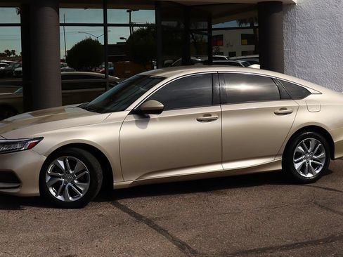 Used 2018 Honda Accord LX image 4
