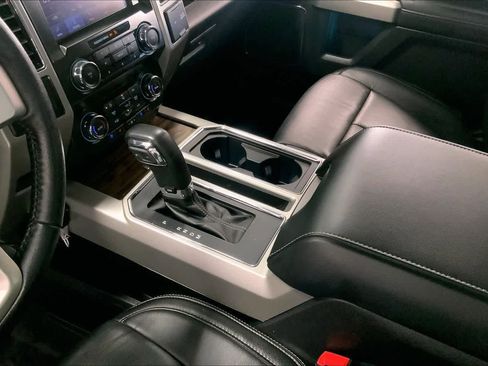 Used 2020 Ford F150 Lariat image 14