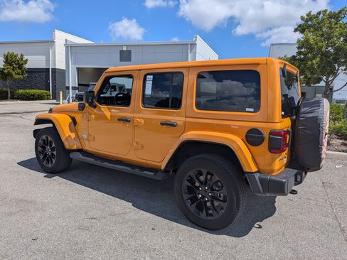 Used 2021 Jeep Wrangler Unlimited Sahara w/ Safety Group AWD/4WD image 6