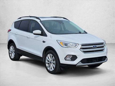 Used 2019 Ford Escape SEL image 3