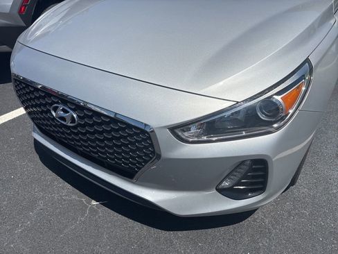 Used 2018 Hyundai Elantra GT FWD image 3
