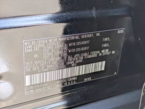 Used 2025 Toyota RAV4 XLE AWD/4WD image 22