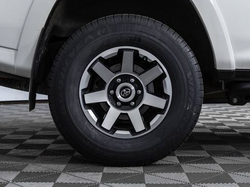 Used 2021 Toyota 4Runner TRD Off-Road AWD/4WD image 47