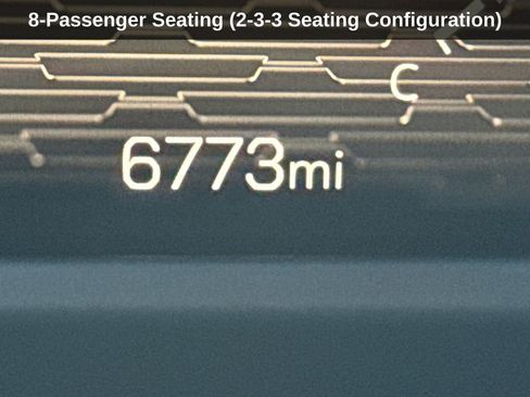 Used 2025 GMC Acadia Elevation image 23