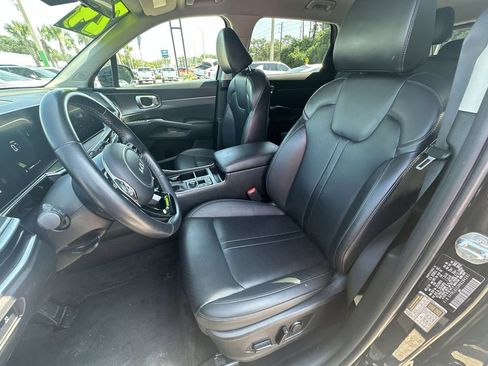 Used 2024 Kia Sorento S FWD image 19