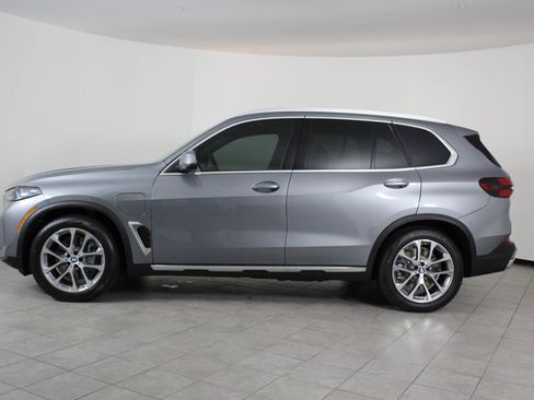 New 2026 BMW X5 xDrive50e w/ Executive Package AWD/4WD image 2