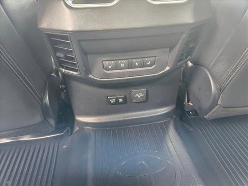 Used 2025 Toyota Tundra Platinum AWD/4WD image 18
