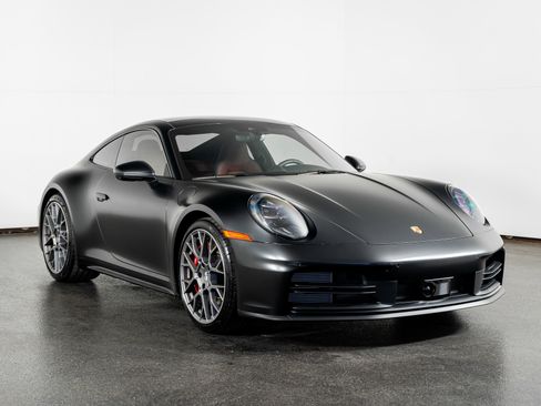 Used 2025 Porsche 911 Carrera S image 5