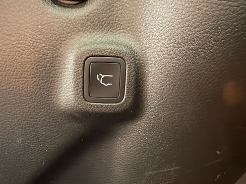 Used 2023 Jeep Compass Latitude w/ Convenience Group AWD/4WD image 10